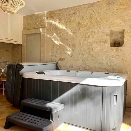 Le Jardin D'iris Classe 3 Etoiles Feriehus *